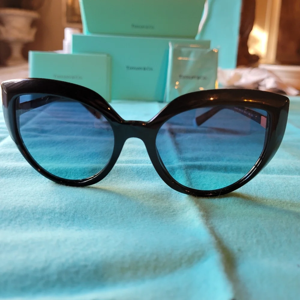 SOLD Tiffany & Co Sunglasses TF4170. MA1215 - Picture 5 of 17